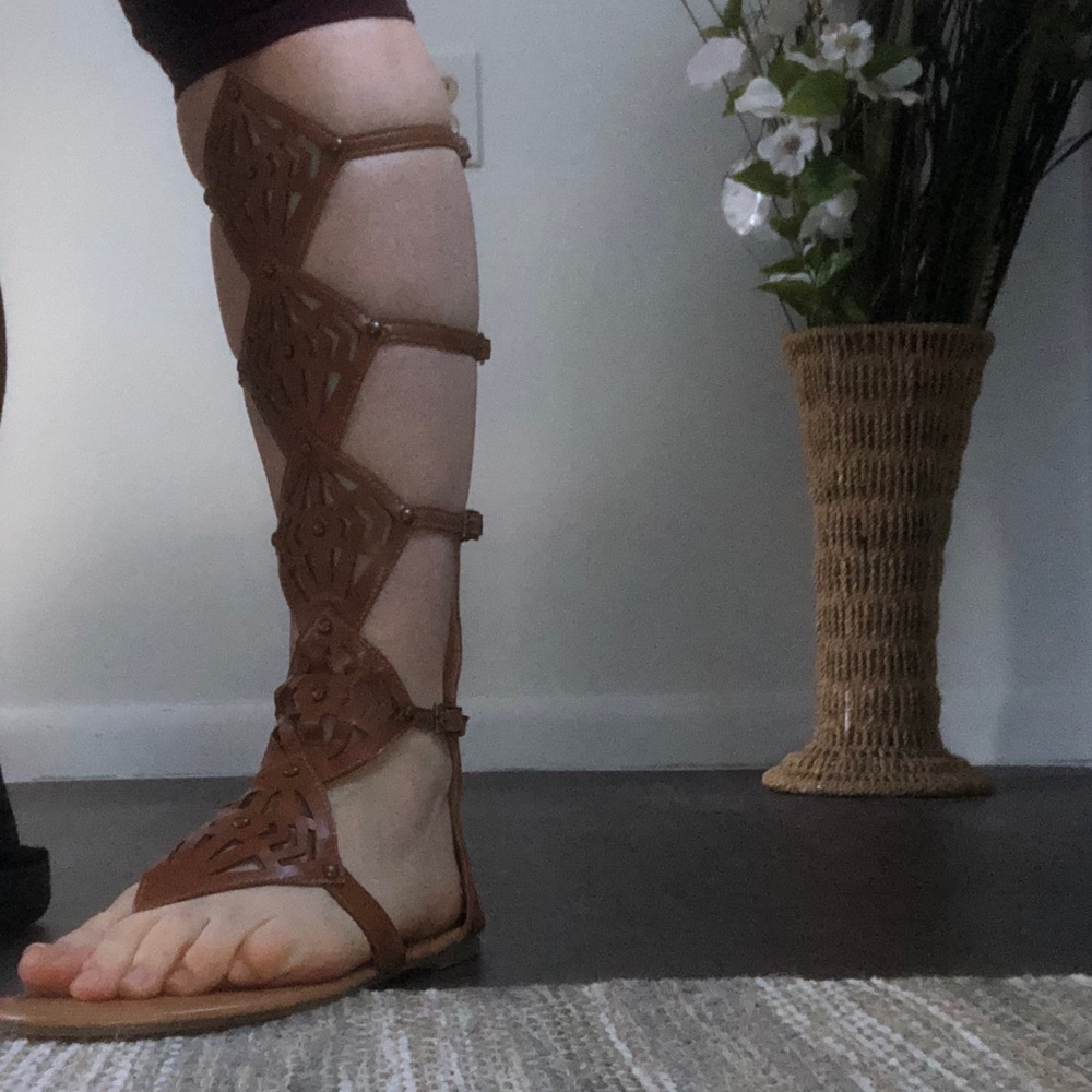 NWT Gladiator sandals ➰size 8.5